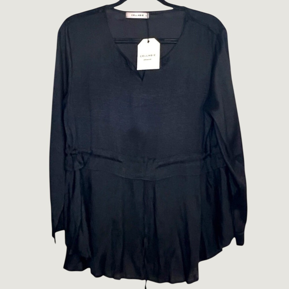 NWT - Cellabie Women's black v-neck top - Size XL